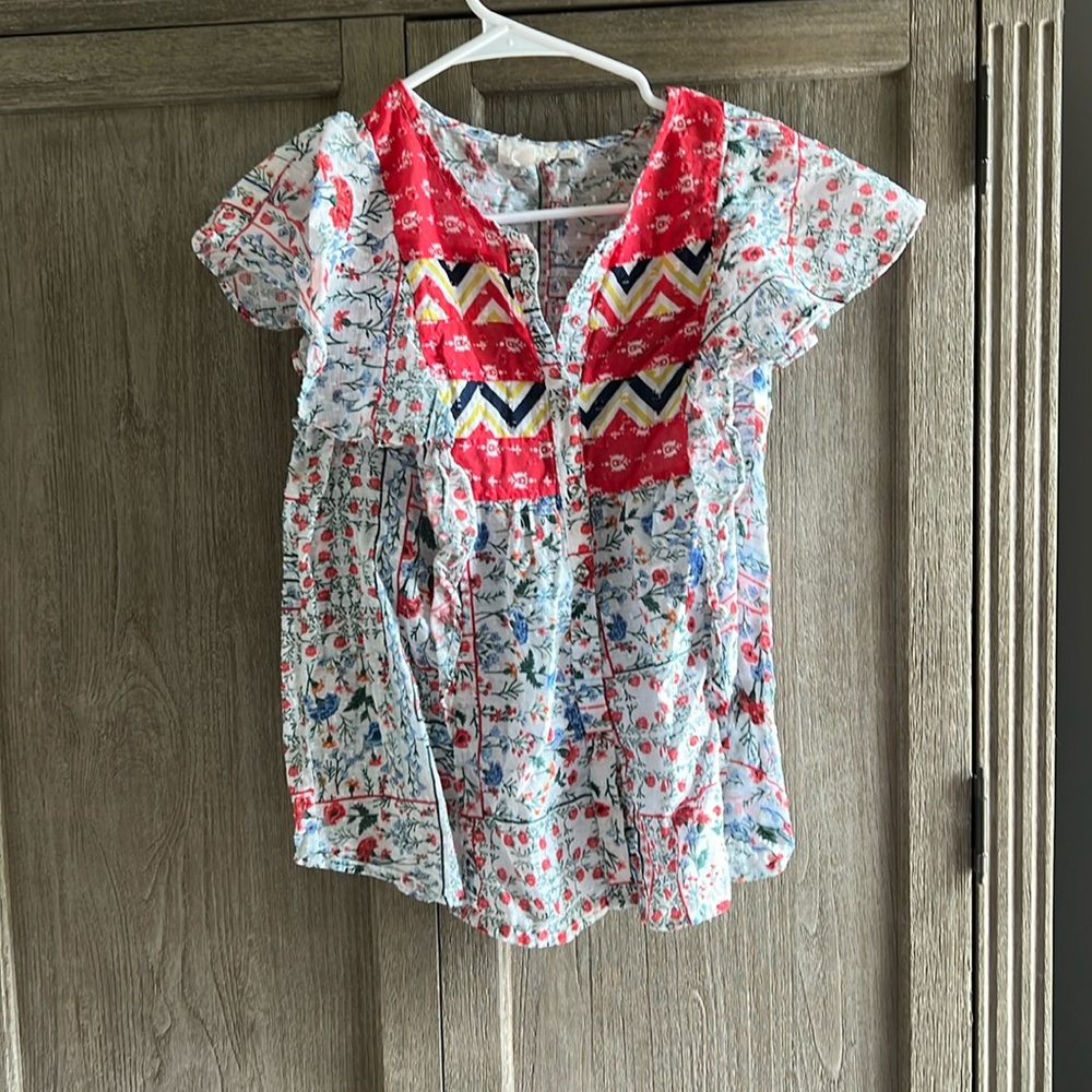 Flutter-sleeve blouse